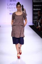 Model walk the ramp for Shift,Payal Khandwala,Roma Narsinghani show at Lakme Fashion Week Day 2 on 4th Aug 2012 (113).JPG